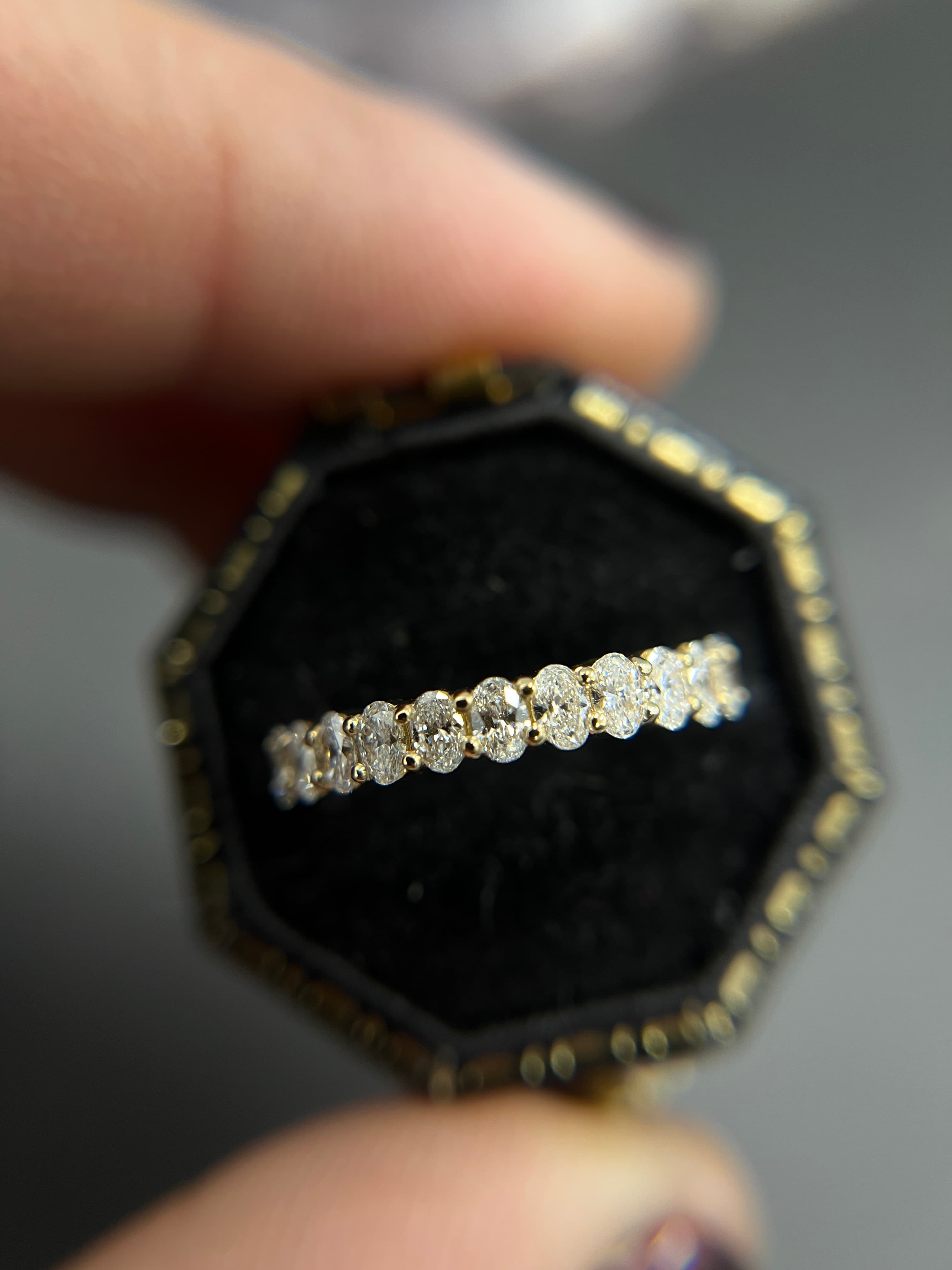 18ct YG & Oval Diamond Wedding Ring